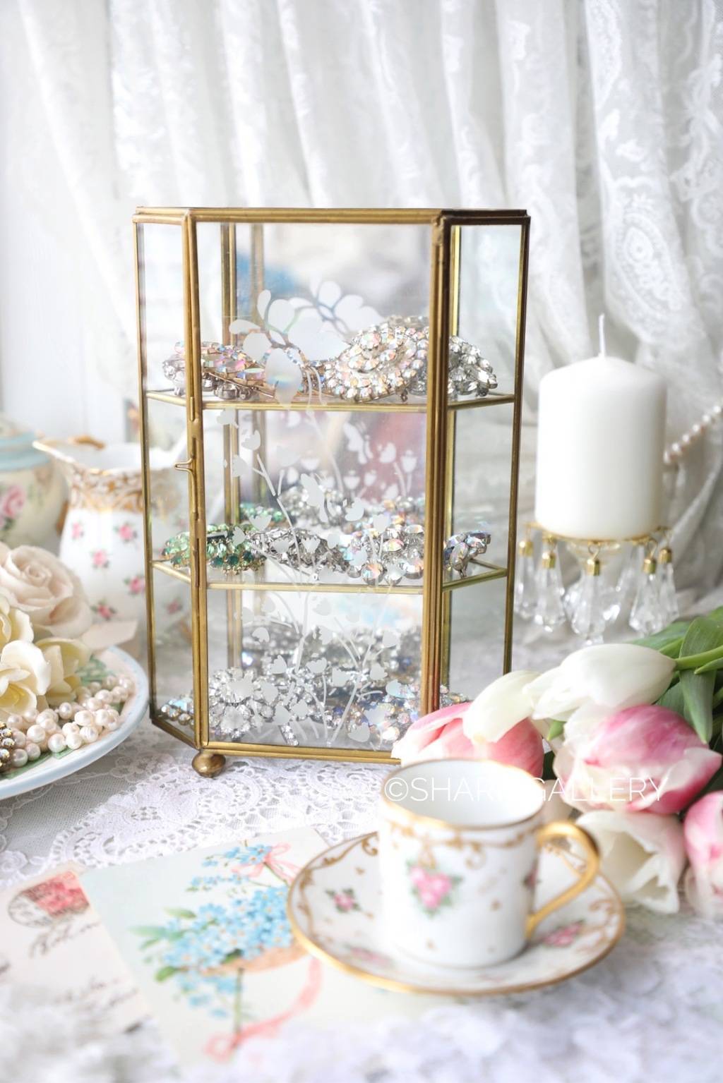 Витрина зеркальная настольная, стекло латунь Германия.