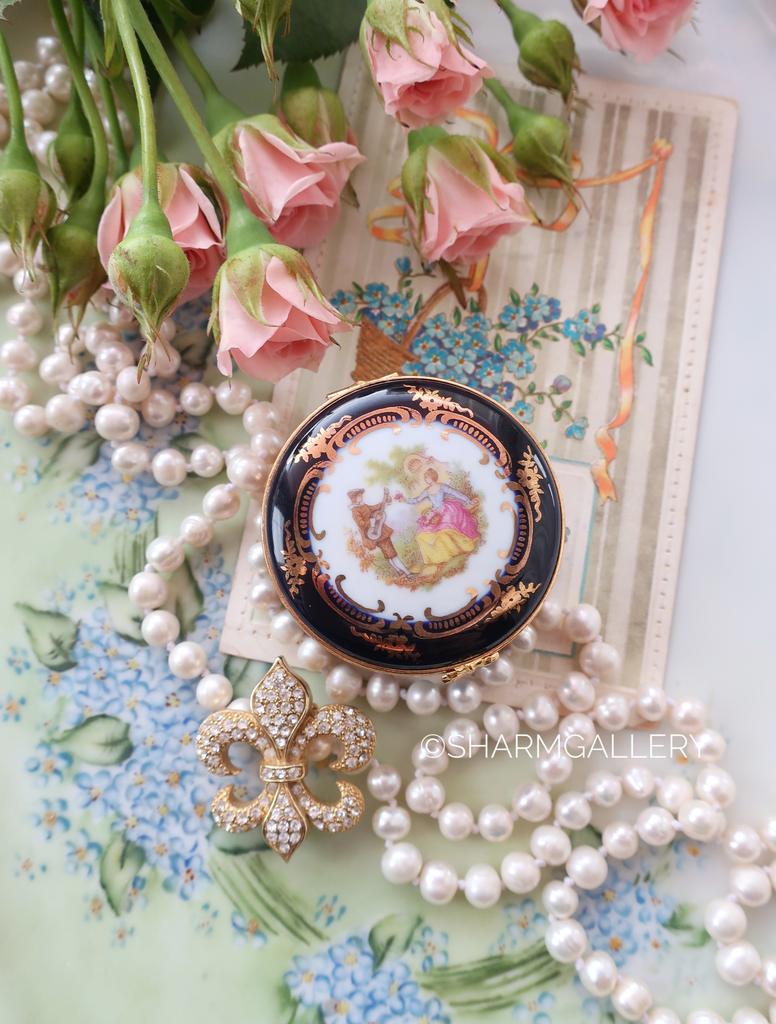 Миниатюрная шкатулка кобальт "Галантная сцена", фарфор Limoges (Лимож) Франция.