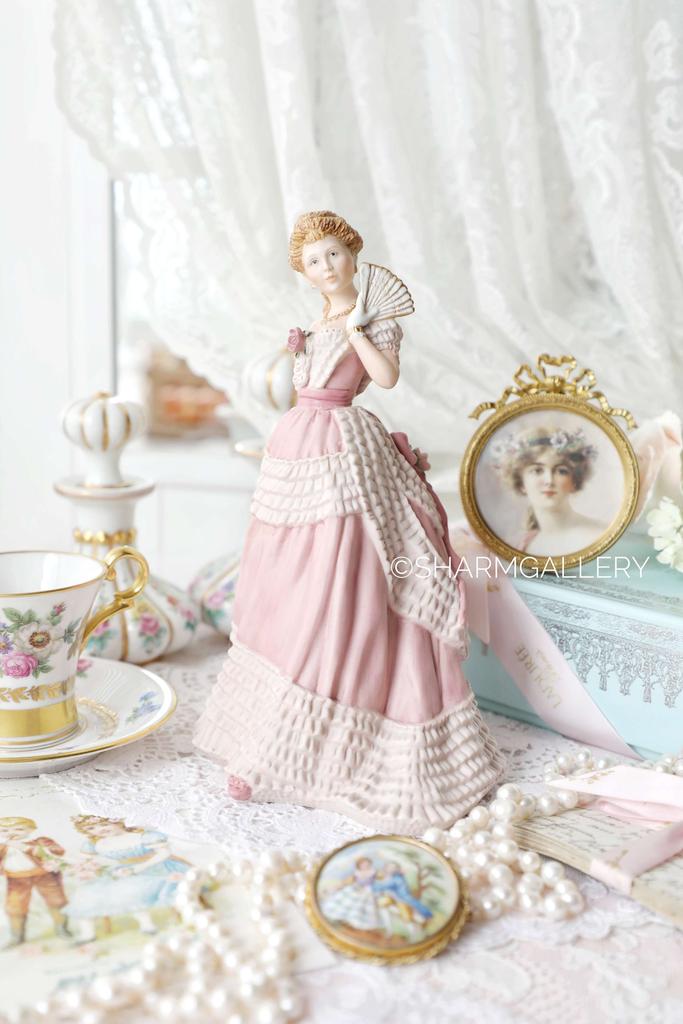 Статуэтка «Дама с веером» 20см., бисквитный фарфор Wedgwood, Англия 1988г.