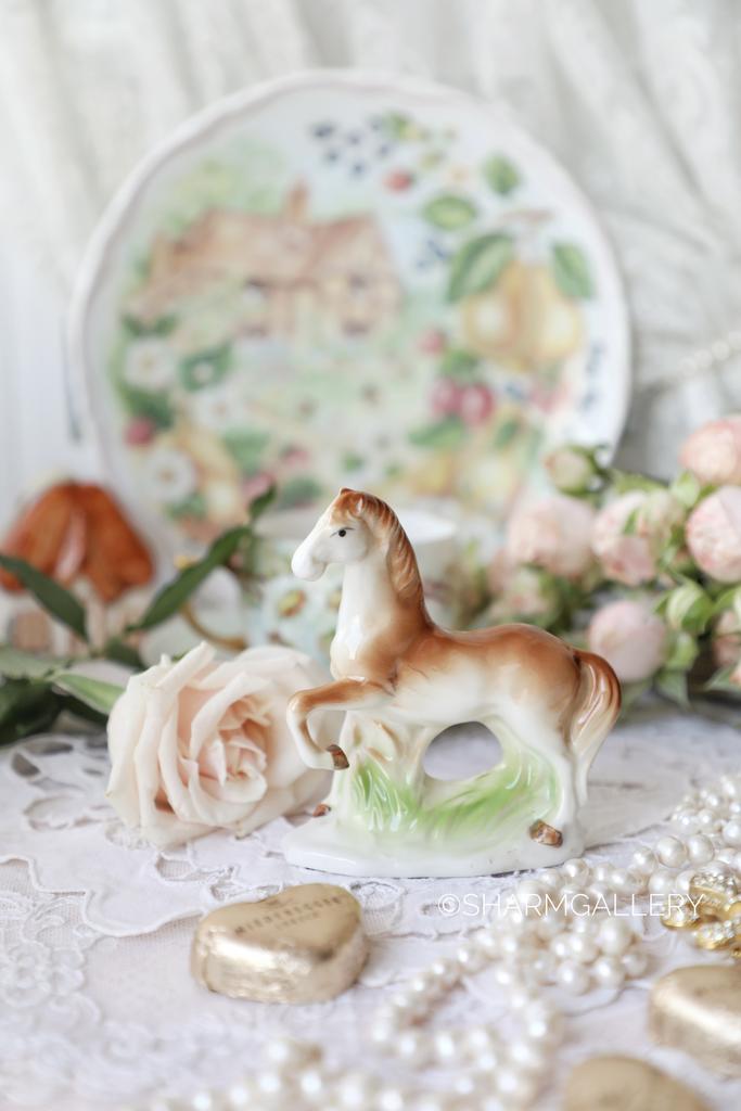 Статуэтка «Лошадь» фарфор, Англия.