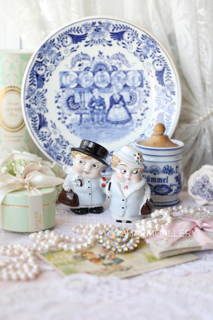 Набор доя специй "Бюргеры -Гуглики" Дама и Кавалер, соль, перец, фарфор, Германия.