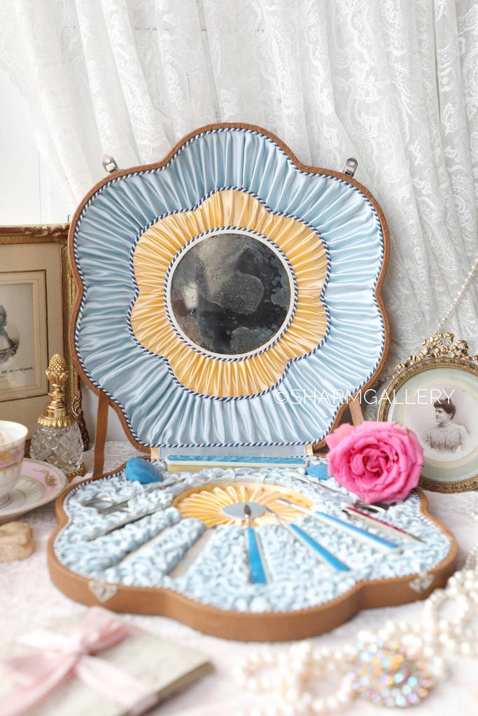 Настольный маникюрный набор в кофре, ГДР.