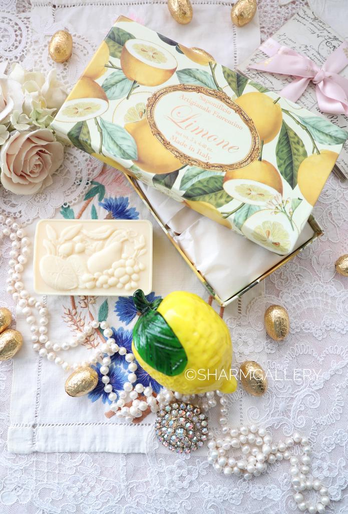 Набор: Лимон с листиком муранское стекло + коробка  фирменного лимонного мыла. Мурано, Италия.