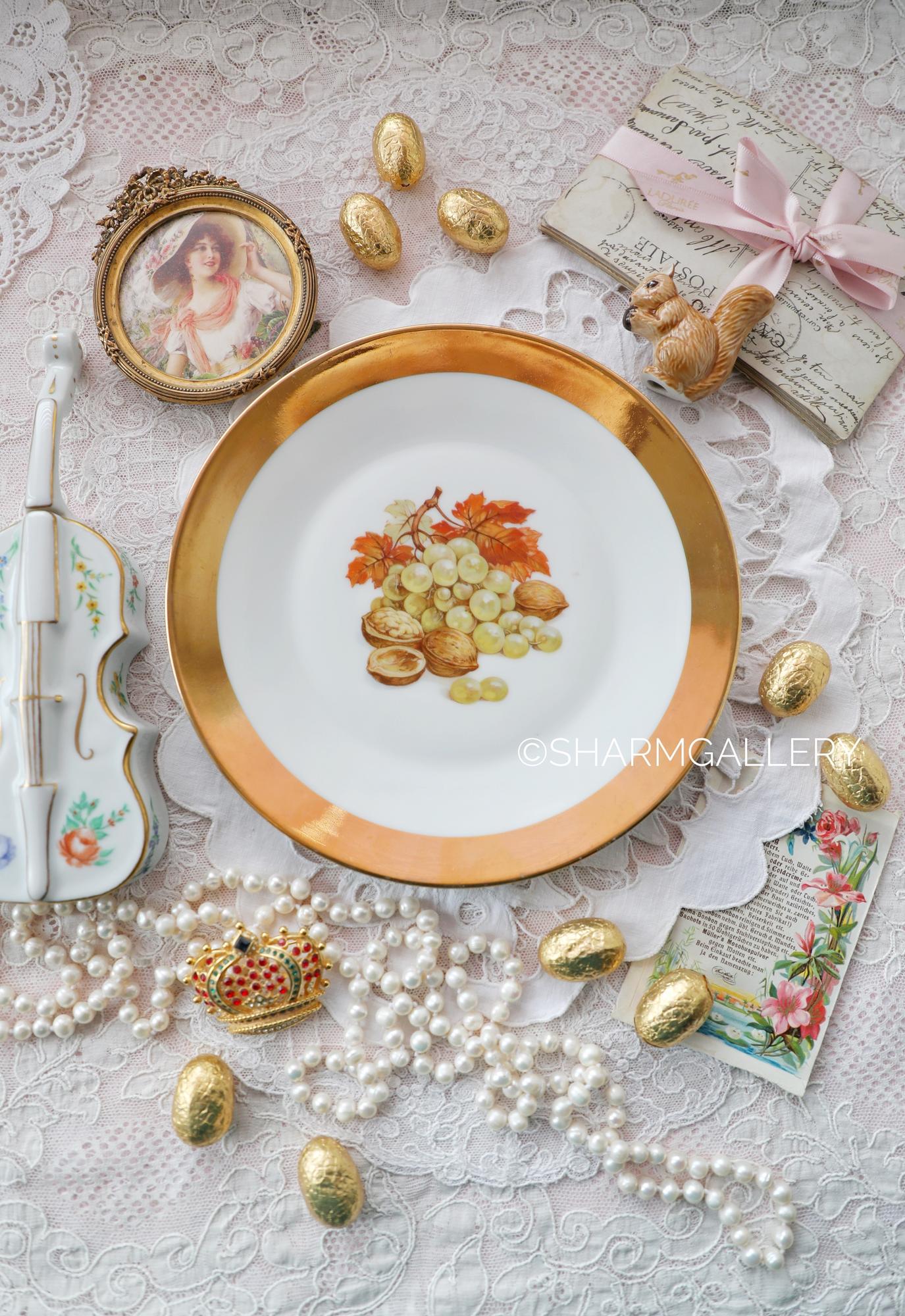 Тарелка "Виноград и орехи" 19,5см., фарфор Бавария, Германия.