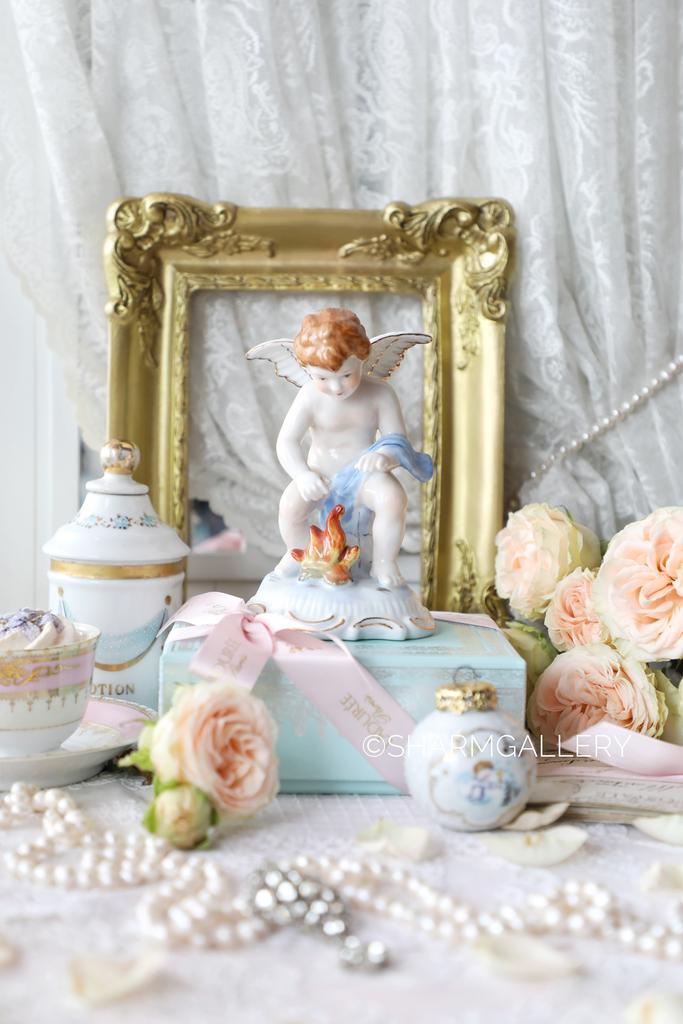 Старинная статуэтка «Ангел - Зима» серия «Времена года» Neundorf, Германия.