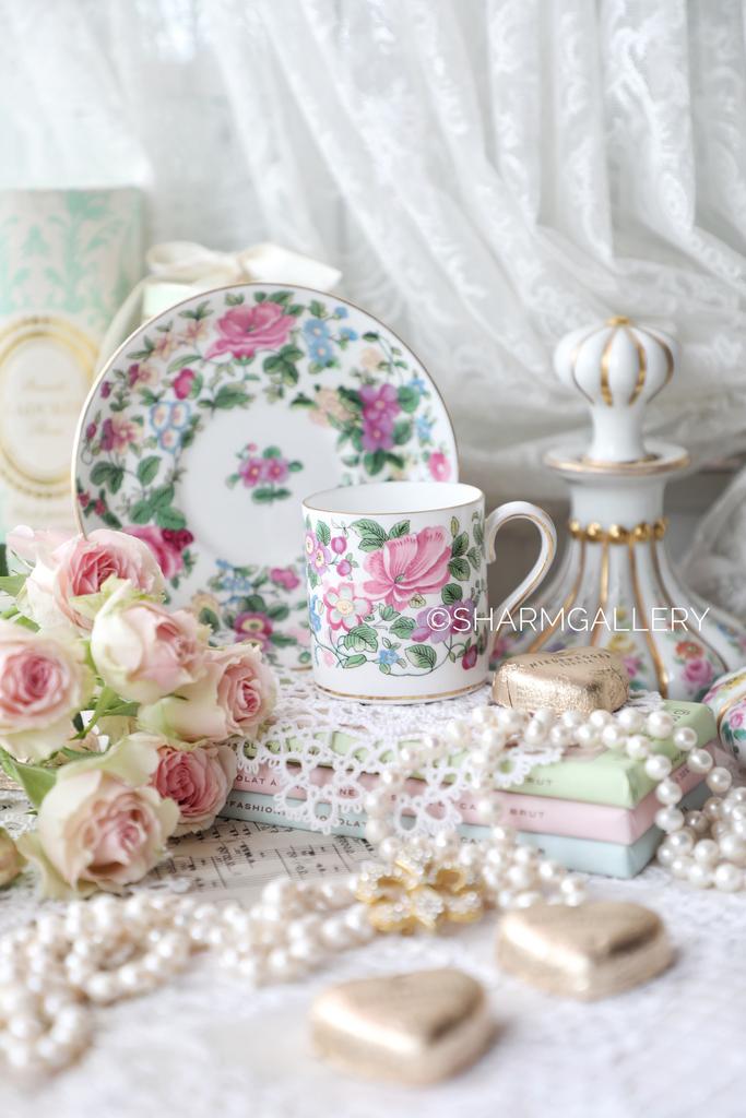 Кофейная пара «Цветочная» костяной фарфор Crown Staffordshire, Англия.