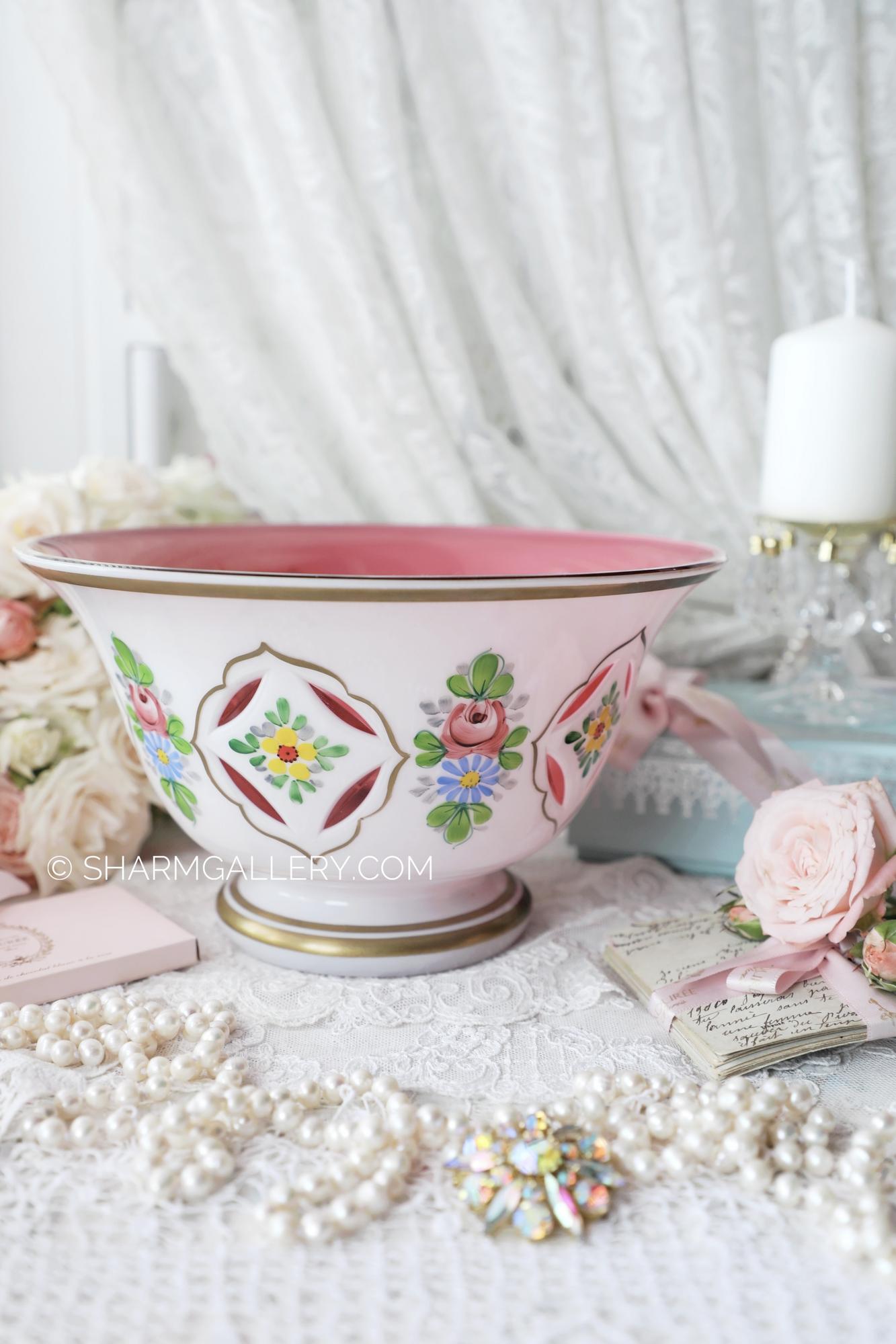 Антикварная ваза - фруктовница двухслойное розовое стекло, Богемия BOHEMIA, ЧЕХОСЛОВАКИЯ.