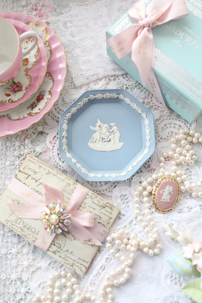 Тарелочка, бисквитный голубой фарфор Веджвуд, Wedgwood Англия.