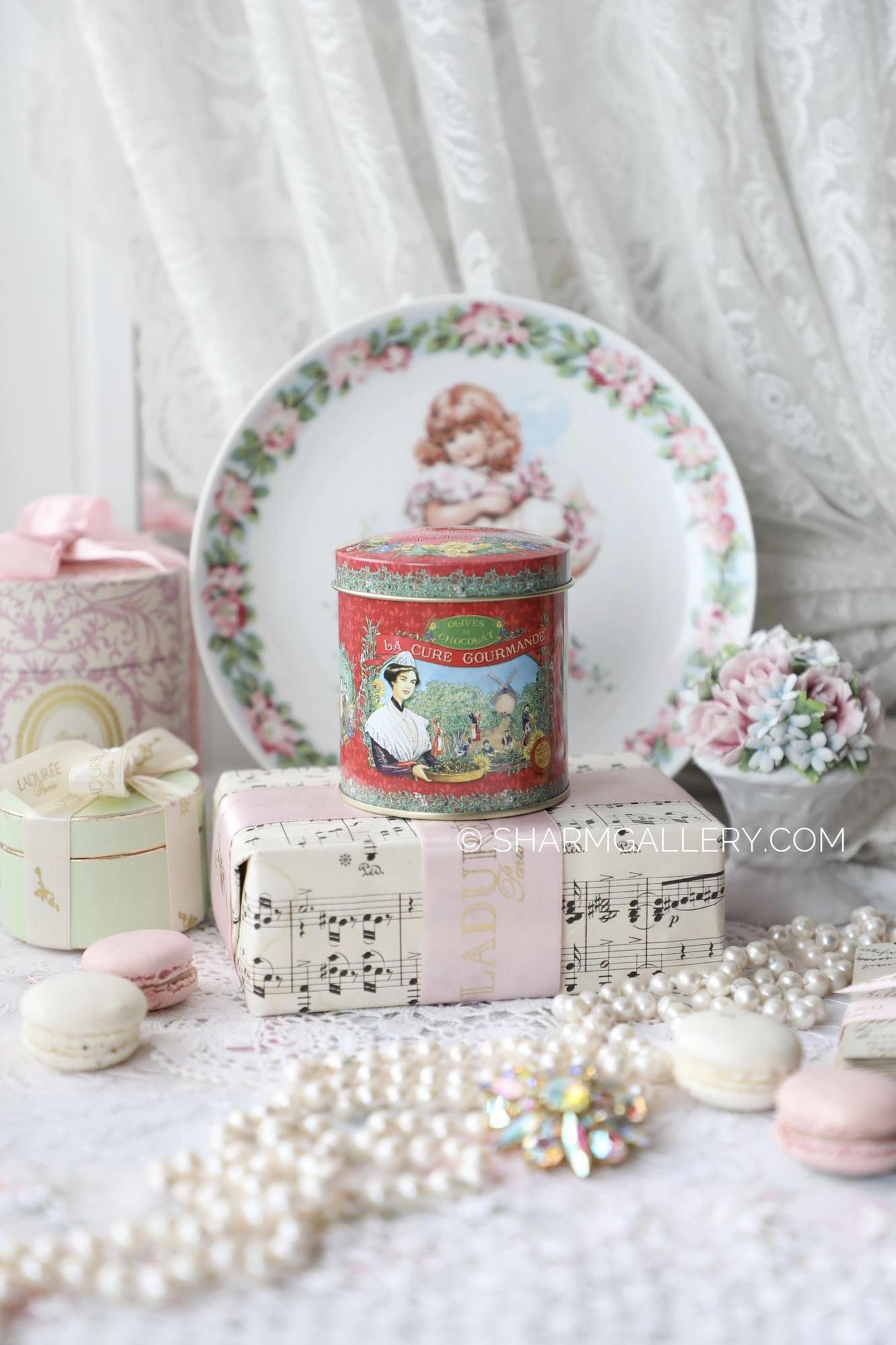 Жестяная банка для чая, конфет «La Cure Gourmande» Франция.