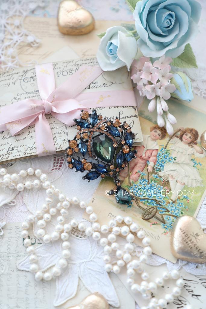 Брошь синяя. Польша.