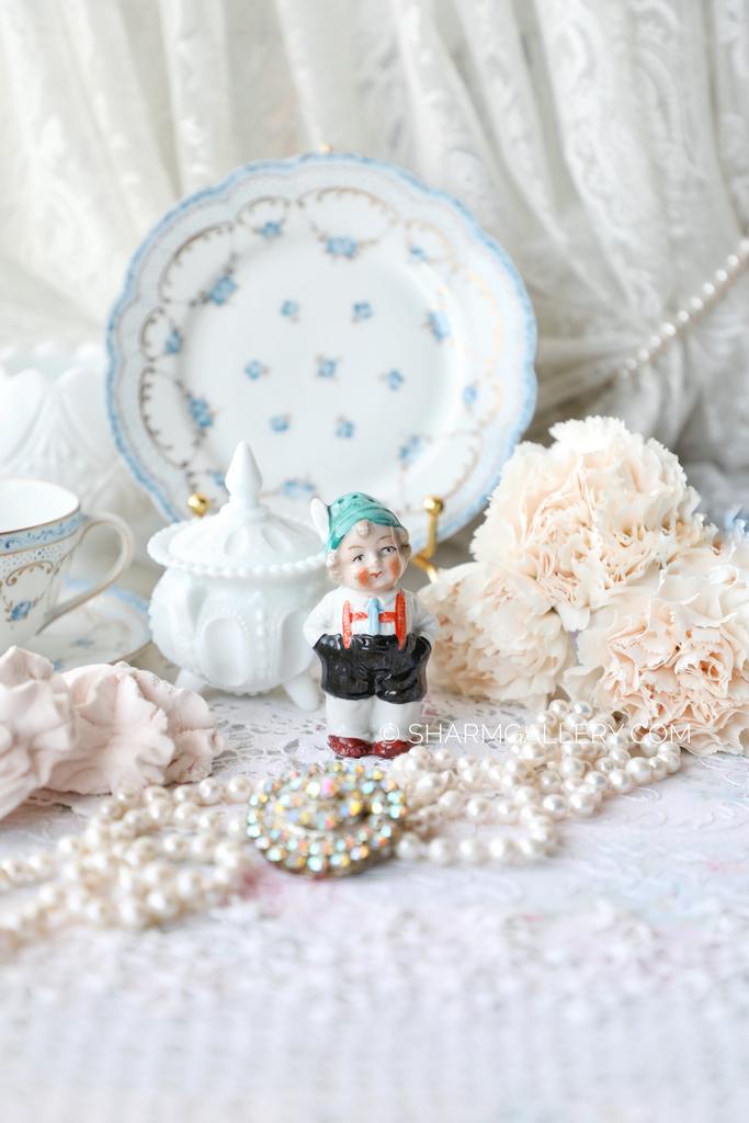 Солонка Мальчик серия "Бюргеры" фарфор Wagner & Apel, Германия.