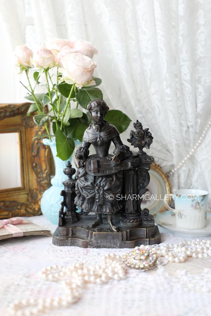 Антикварная скульптура из бронзы «Дама с колесной лирой» 19век Франция.