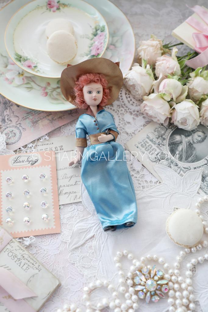 Коллекционная фарфоровая кукла 20см, серия ‘«Дамы эпохи» №7