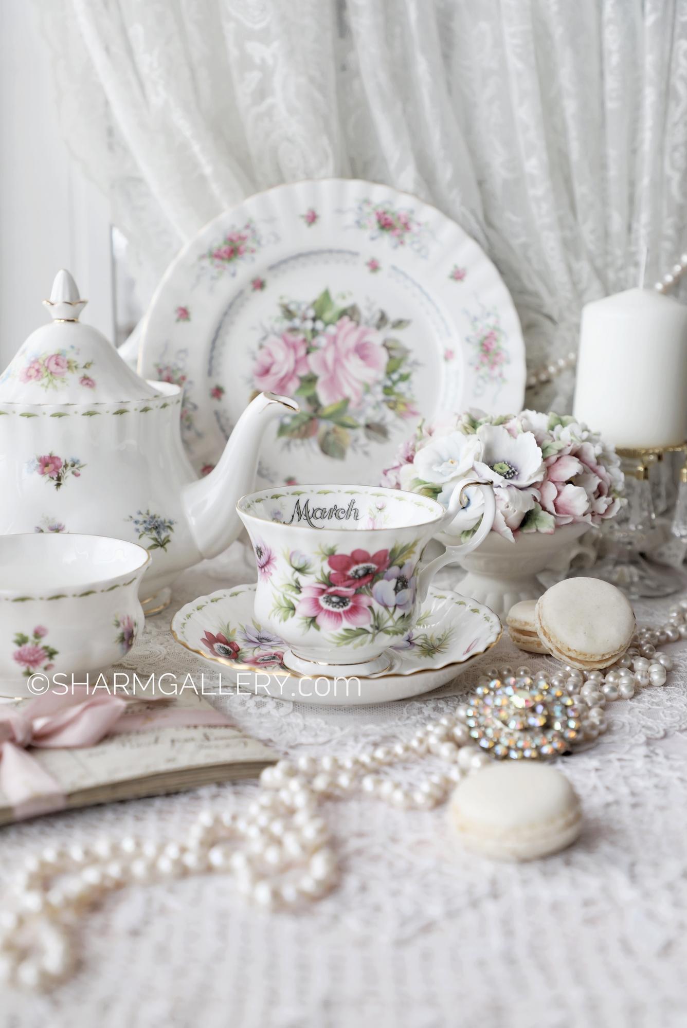 Чайная пара «Цветок месяца» Март/Анемон, March/Anemones фарфор Royal Albert Англия.