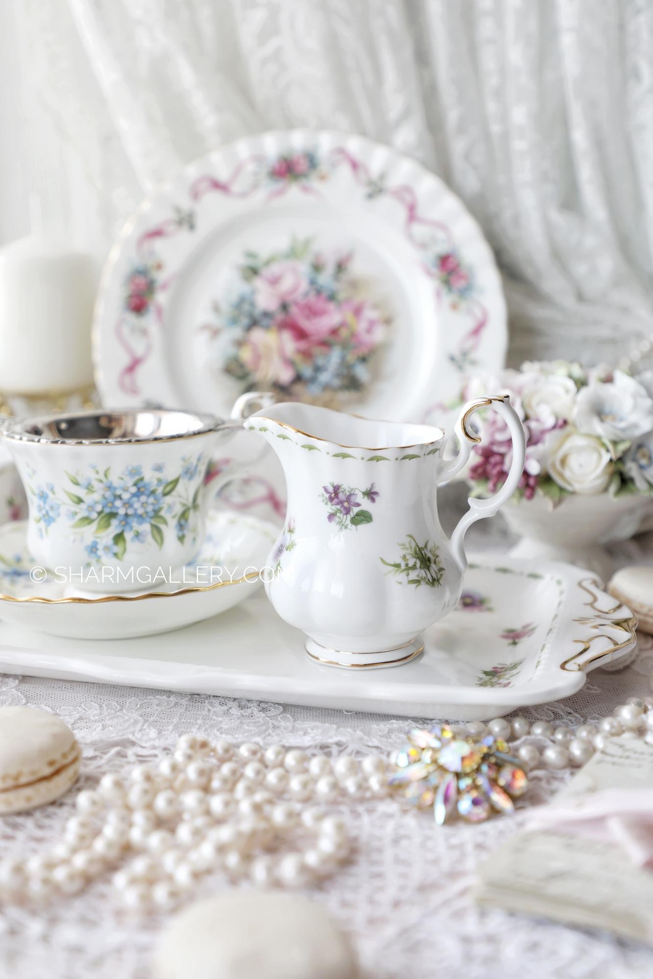 Сливочник Цветок месяца/Flower of the month 180мл, фарфор Royal Albert, Англия 1984г.