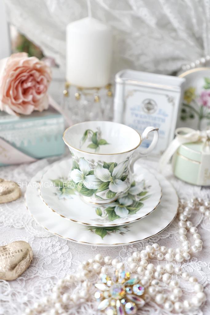 Кофейное трио Trillium/Триллиум костяной фарфор Royal Albert, Англия.