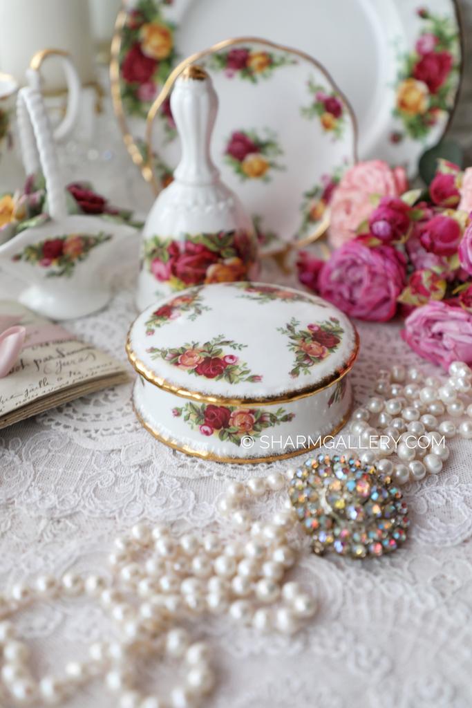 Шкатулка круглая Old Country Roses, фарфор Royal Albert Англия.