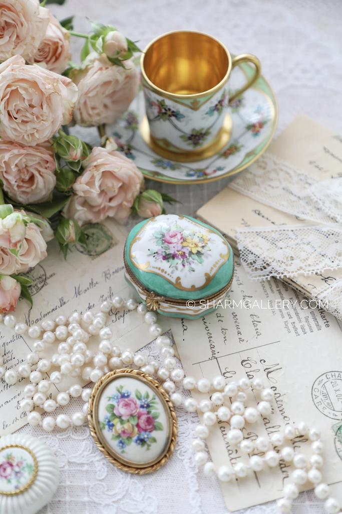 Антикварная зеленая шкатулка фарфор, роспись старая Франция.