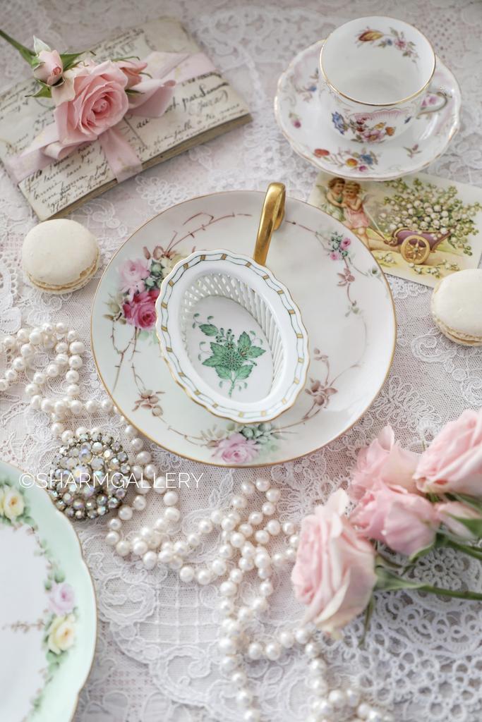 Розетка овальная «Аппони» серия Apponyi прорезной фарфор Herend (Хэренд) Венгрия.