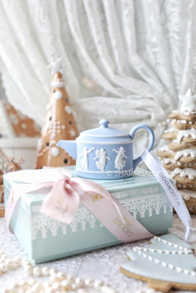 Елочная игрушка посуда в миниатюре “Чайник“ голубой бисквитный фарфор Веджвуд/Wedgwood, Англия.