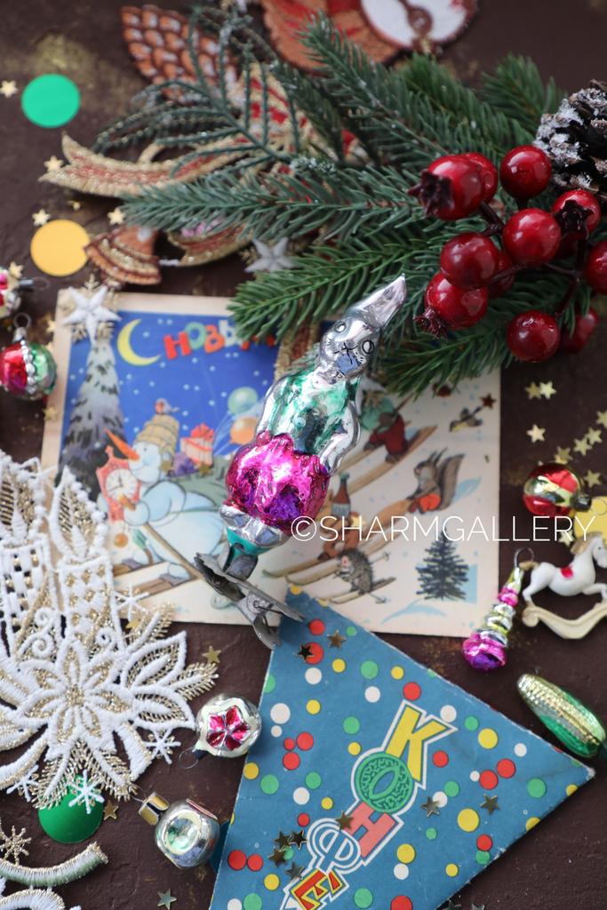 "Заяц в жилетке" советская коллекционная елочная игрушка, стекло на прищепке, СССР. №6.