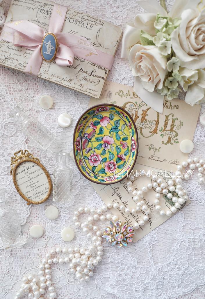 Антикварная розетка Клуазоне перегородчатая эмаль «Бабочка с цветами» старый Китай.