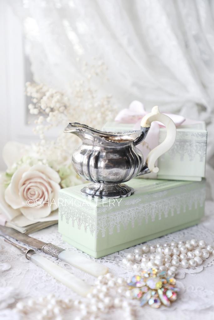 Антикварный Миниатюрный Сливочник на 100мл., серебро ручка слоновая кость, Европа 19век.