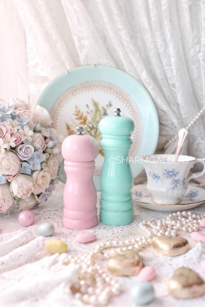 Набор деревянных мельниц для соли и перца Мятная и Розовая.