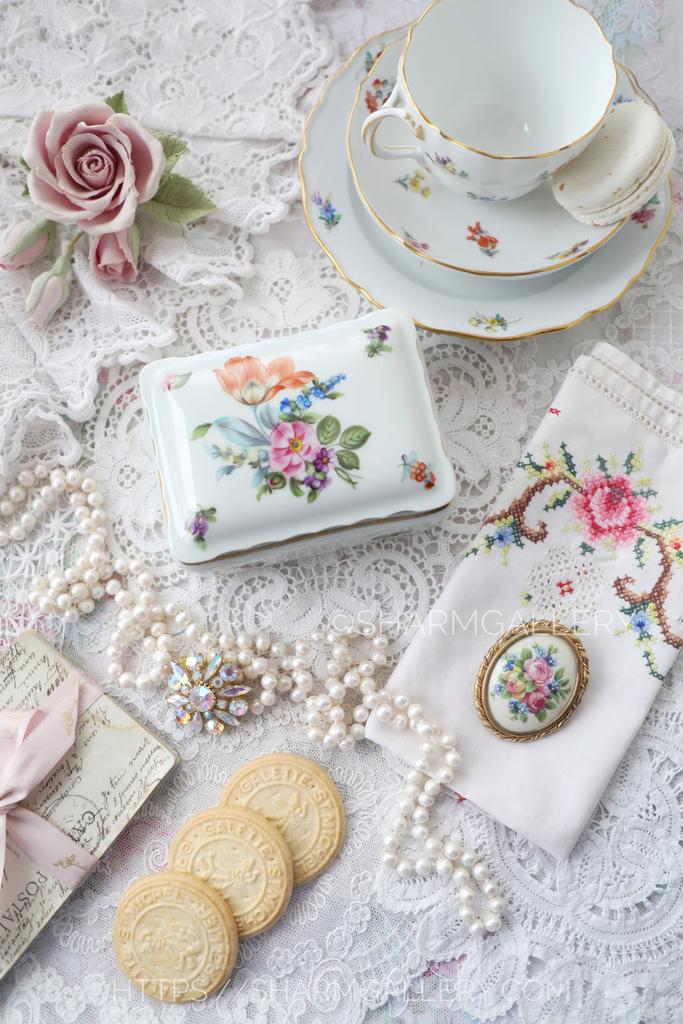 Старинная Шкатулка «Мейсенский букет»  роспись, премиум фарфор Herend (Хэренд) Венгрия.