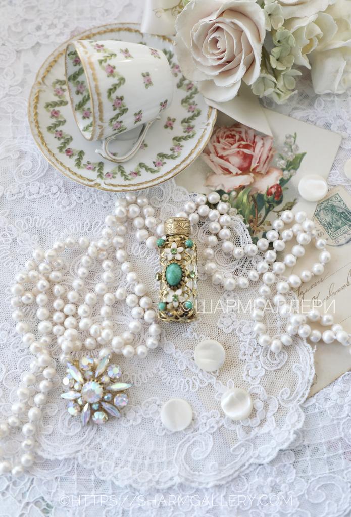 Старинный Флакон для духов с полудрагоценными камнями, эмаль, стекло, металл. Чехословакия.