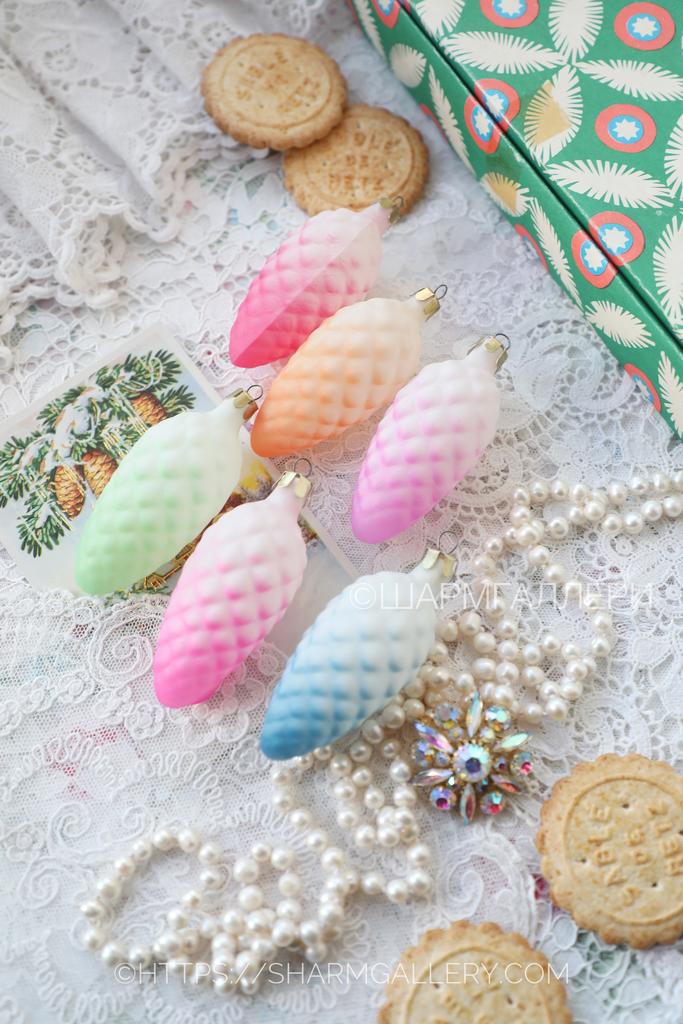 Набор елочных игрушек №18 "Матовые шишки" 6шт. в родной коробке СССР Сохран!