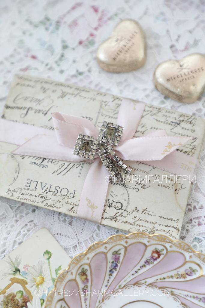 Брошь №53 винтажная брошка  с подвесками, стеклянные стразы. Чехословакия.