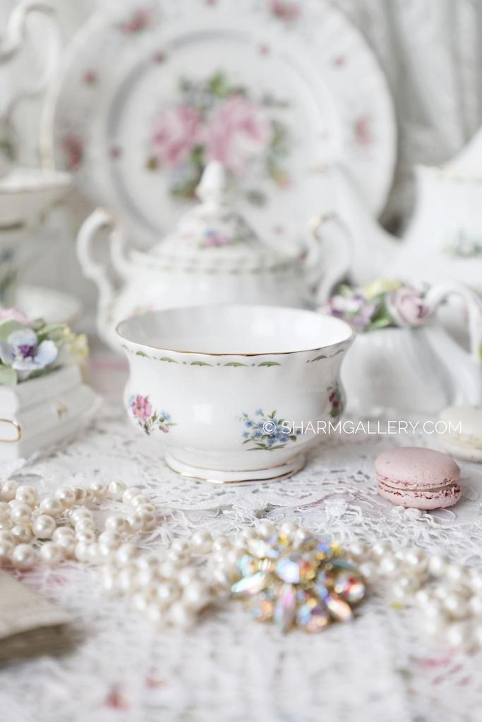 Редкость! Орешница/сахарница/вазочка для варенья Цветок месяца/Flower of the month фарфор Royal Albert, Англия