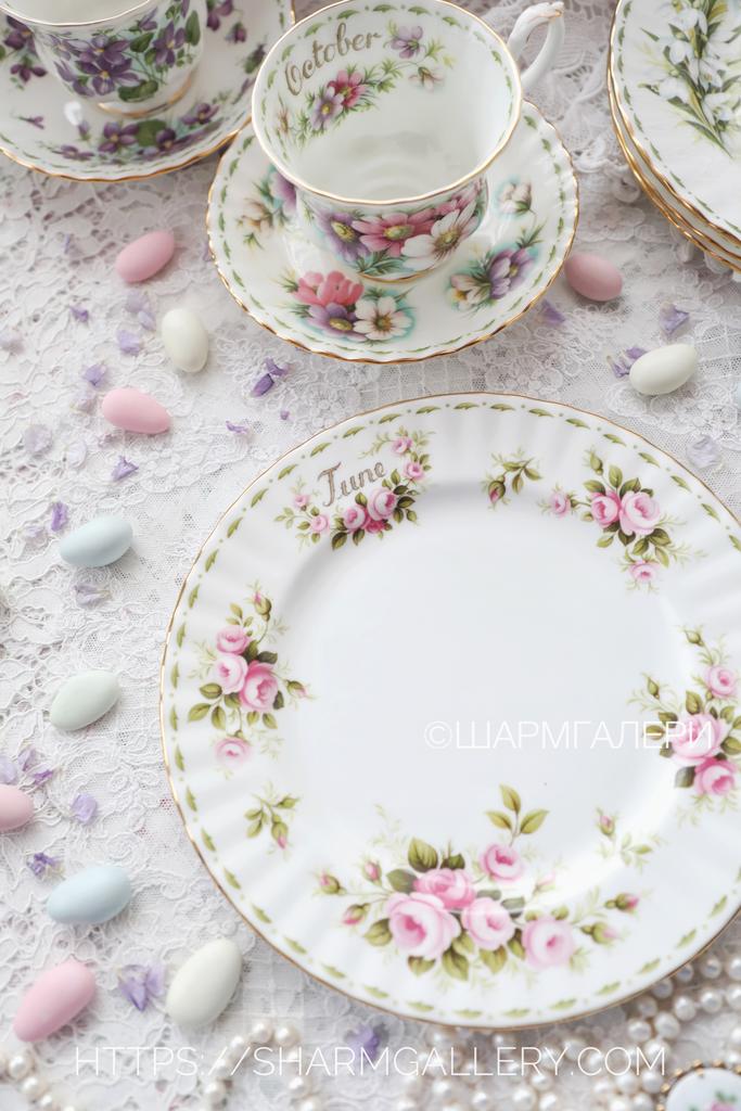 Редкость! Тарелка 20,5см. Июнь/Розы June/Roses Цветок месяца/Flower of the month фарфор Royal Albert, Англия