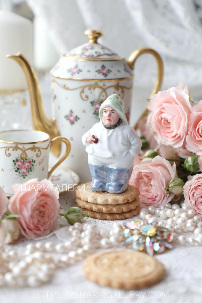 Редкость! Антикварная солонка «Рыбак» из серии "Бюргеры" фарфор, Германия