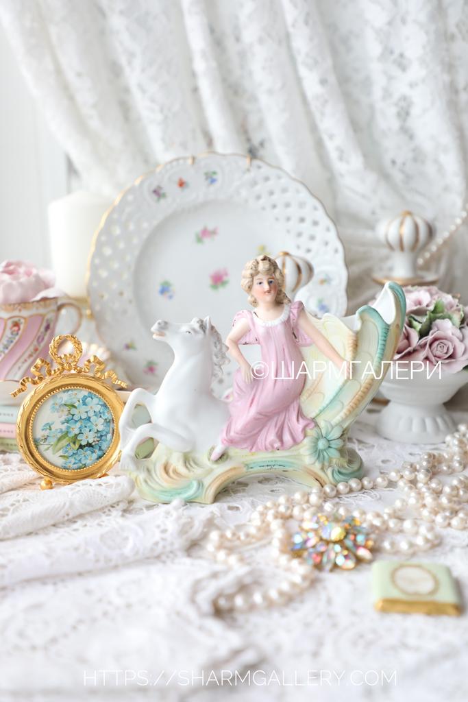 Антикварная статуэтка вазочка Ар Нуво «Дама с лошадью» бисквитный фарфор, роспись, старая Германия.