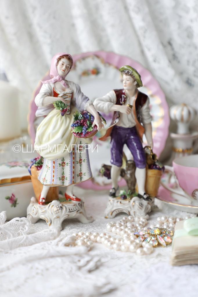 Старинная пара статуэток «Сборщики винограда» фарфор Германия