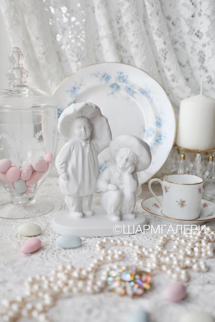 Статуэтка «Грибочки» дети в новогодних костюмах бисквитный фарфор ИФЗ Императорский Фарфоровый Завод