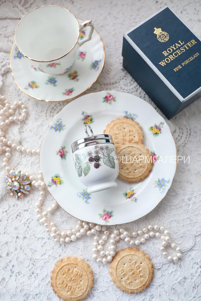 Кодлер - пашотница "Ежевика" на 1 яйцо в коробке Coddler "Lavinia" Royal Worcester Англия.