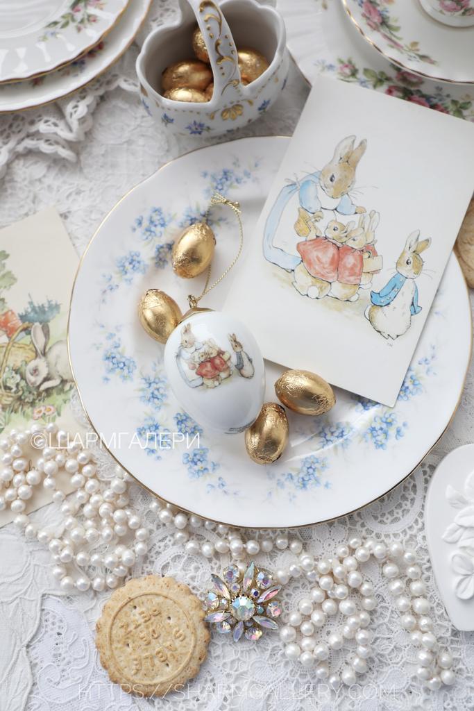 Яйцо пасхальное «Кролики» The World Beatrix Potter фарфор "Reutter Porzellan" Германия