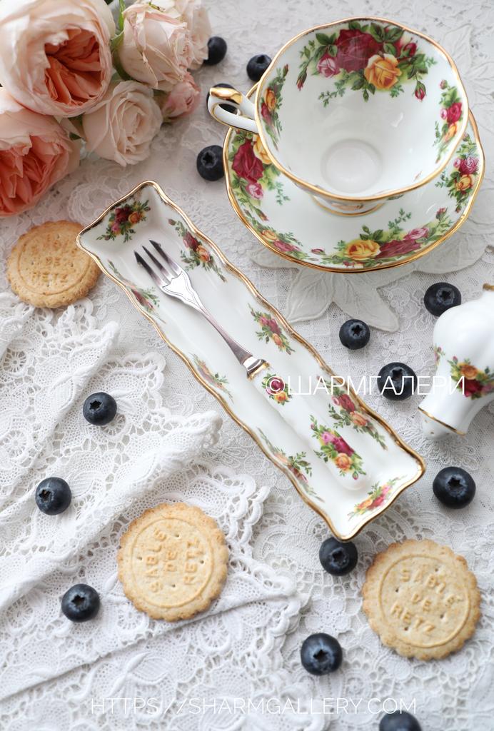 Вилка десертная для лимона Old Country Roses Розы старой Англии костяной фарфор Royal Albert Англия.
