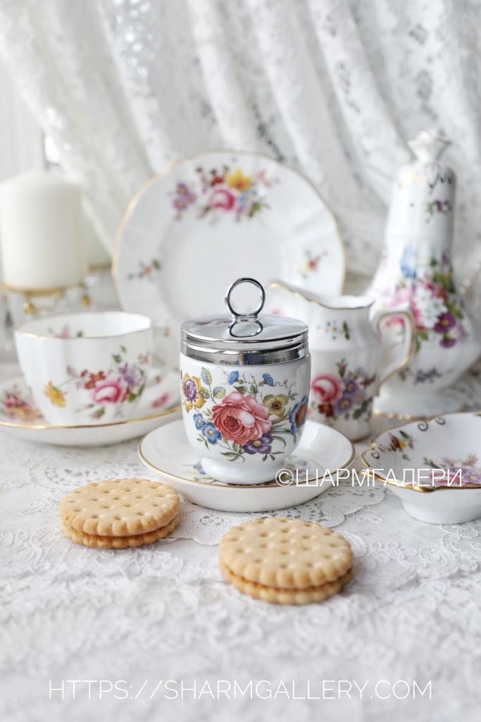 Кодлер на 2 яйца Роза "Bournemouth" Английские розы фарфор Royal Worcester Egg Coddler, Англия.