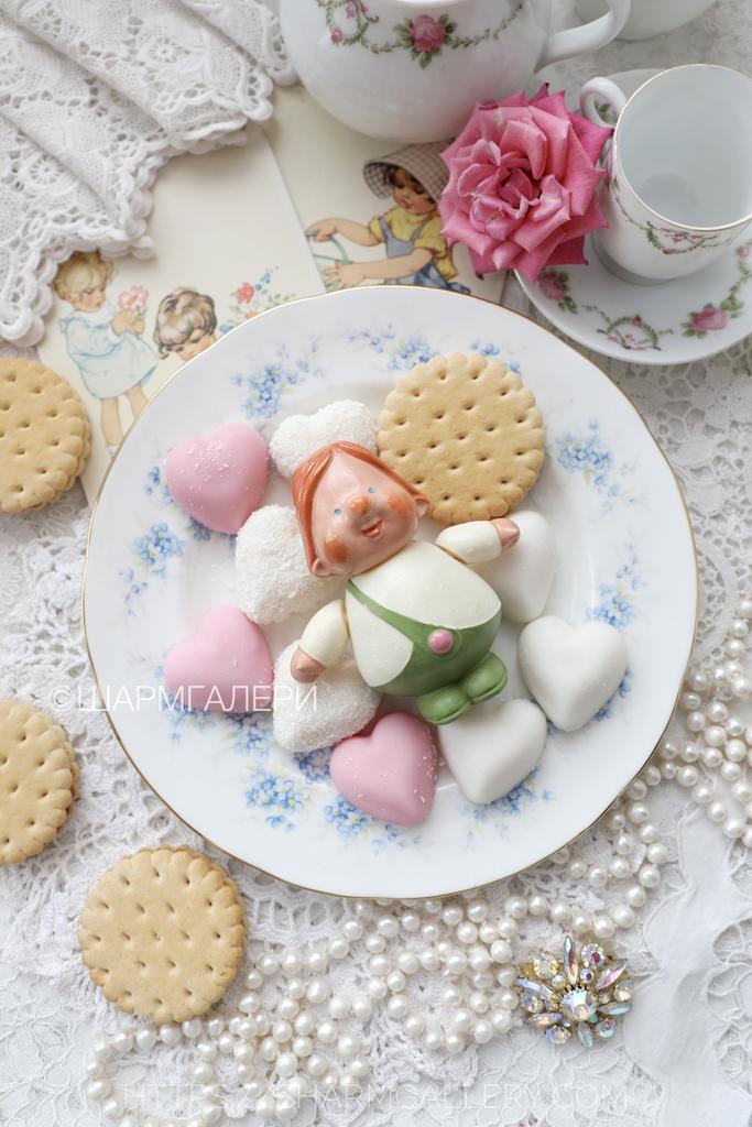 Советская игрушка Карлсон, колкий пластик. СССР.