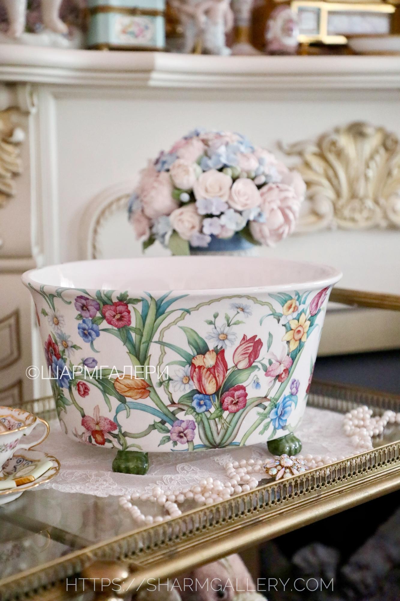 Фарфоровое большое овальное кашпо на львиных лапах "Флоренс" от San Marco Сан Марко Италия.