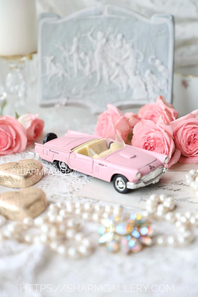 Ретро машинка коллекционная масштабная модель автомобиля Thunderbird pink 1956