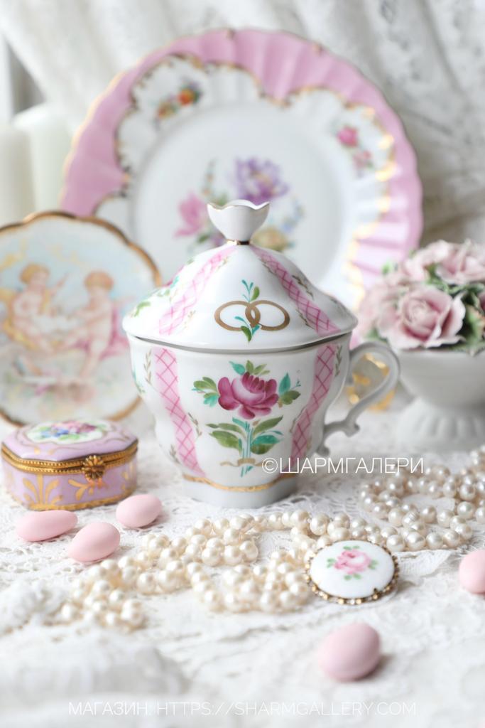 Чайная чашка с крышкой «Свадебная» фарфор, ручная роспись позолота ЛФЗ, СССР