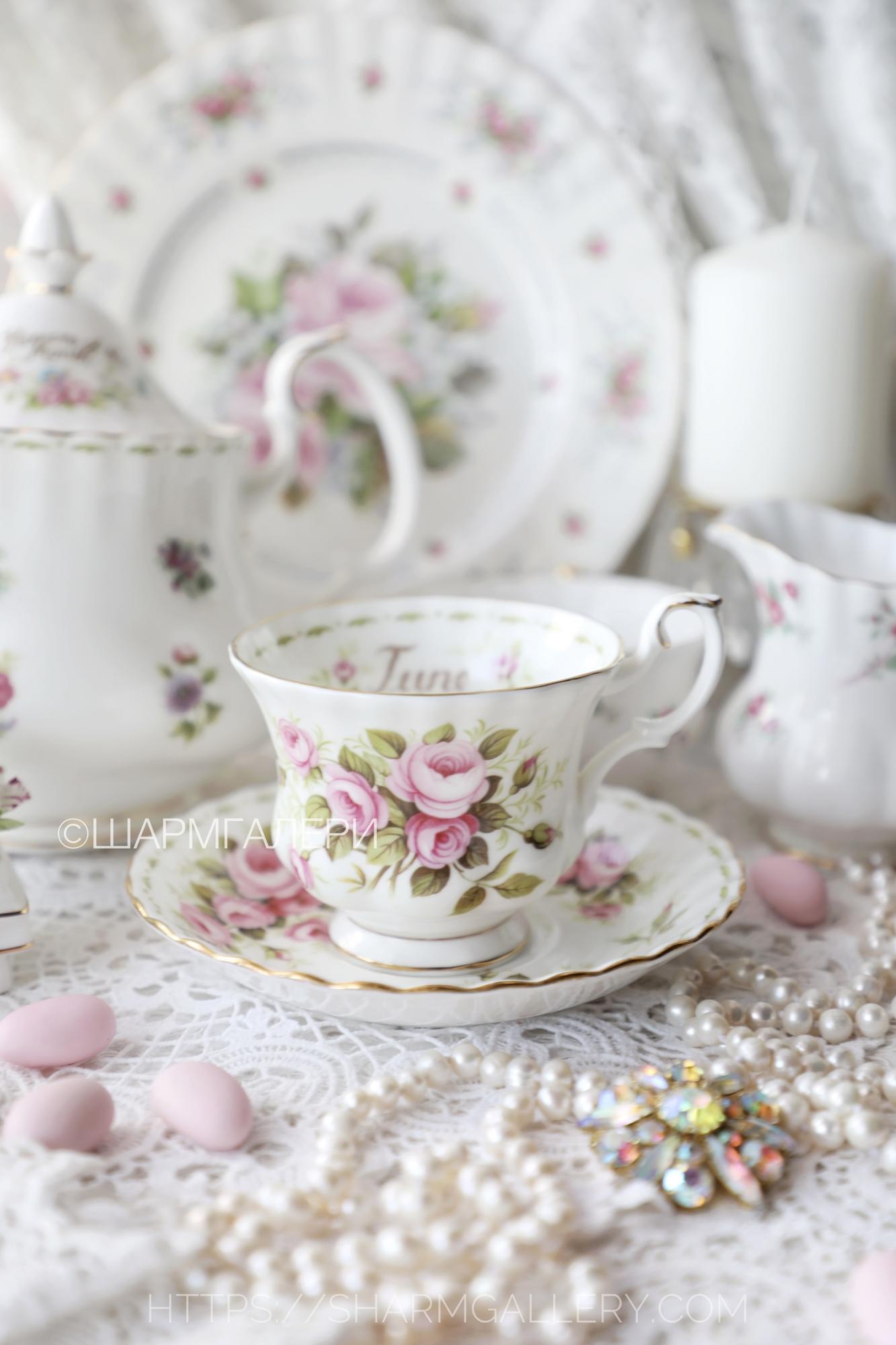 Чайная пара «Июнь/Роза» June/Roses коллекция Цветок месяца/Flower of the month фарфор Royal Albert, Англия 1970г!