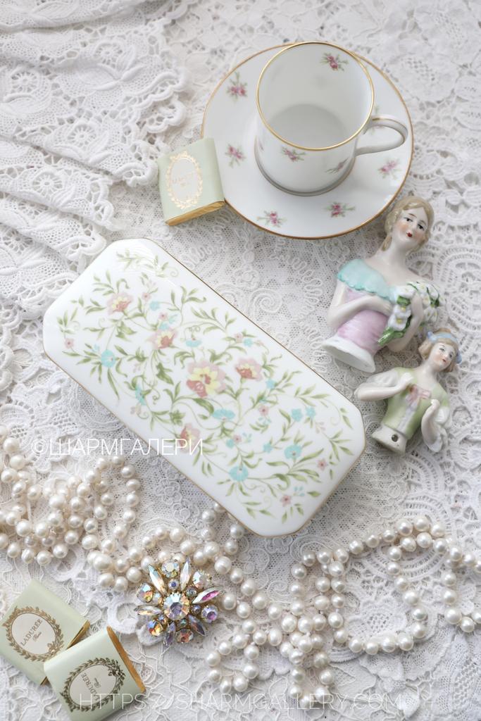 Шкатулка прямоугольная «Fantasy» костяной фарфор Coalport, Англия