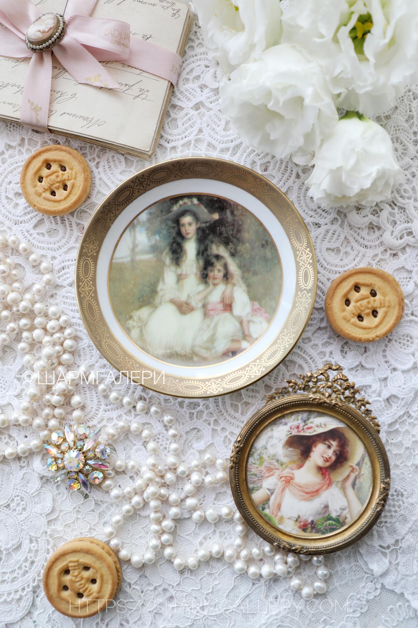 Настенная тарелка 13см «Vicrorian Dreams At the garden Collection» фарфор Италия совместно с Лимож.