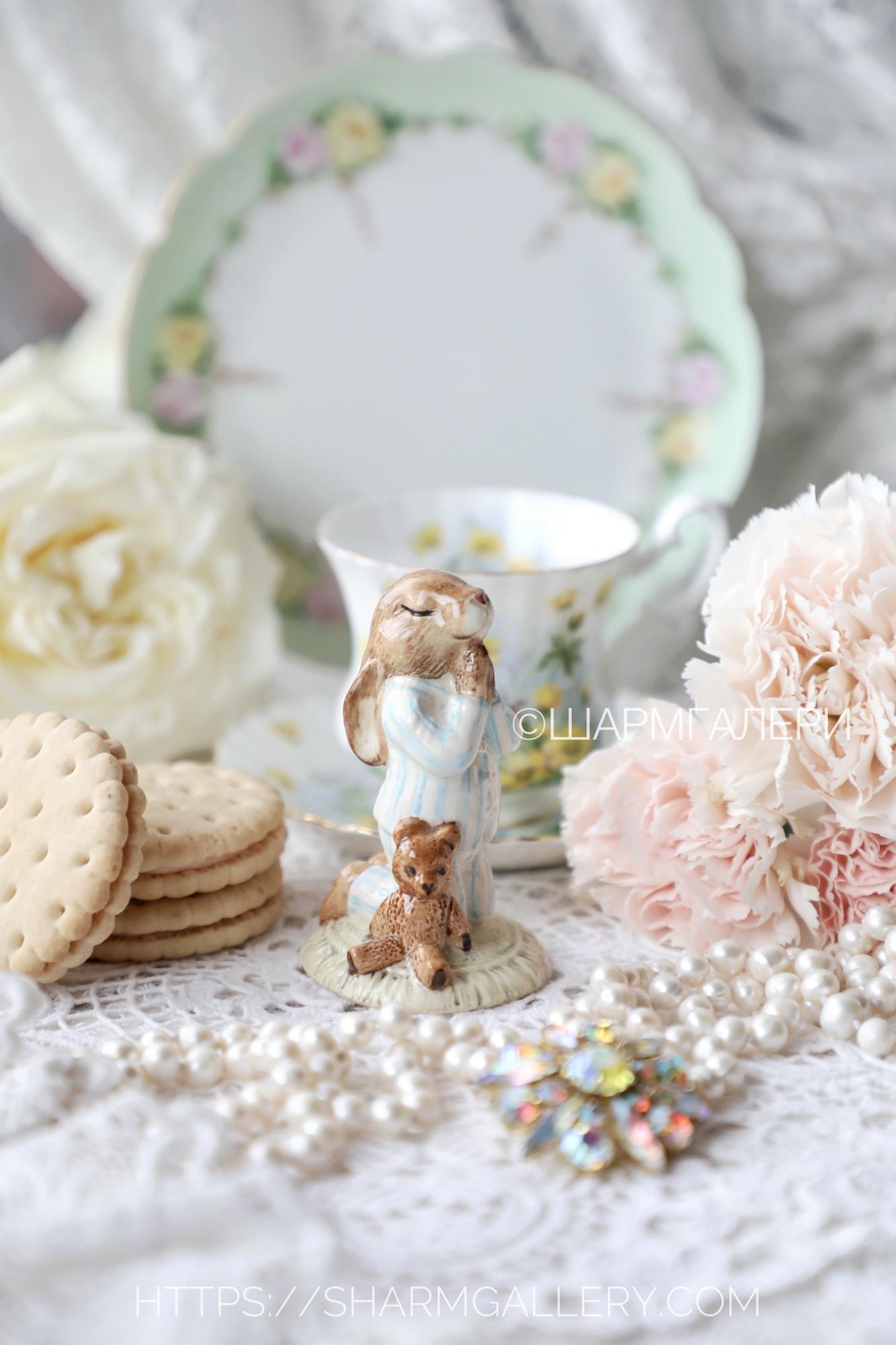 Статуэтка кролик “BEDTIME” (перед сном) коллекция «Bunnykins» зайчики, фарфор Royal Doulton Англия.